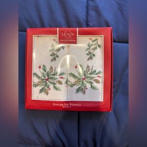 Lenox Holiday Fingertip Towels Set of 2 | Holly & Gold Embroidery | NWT in Box